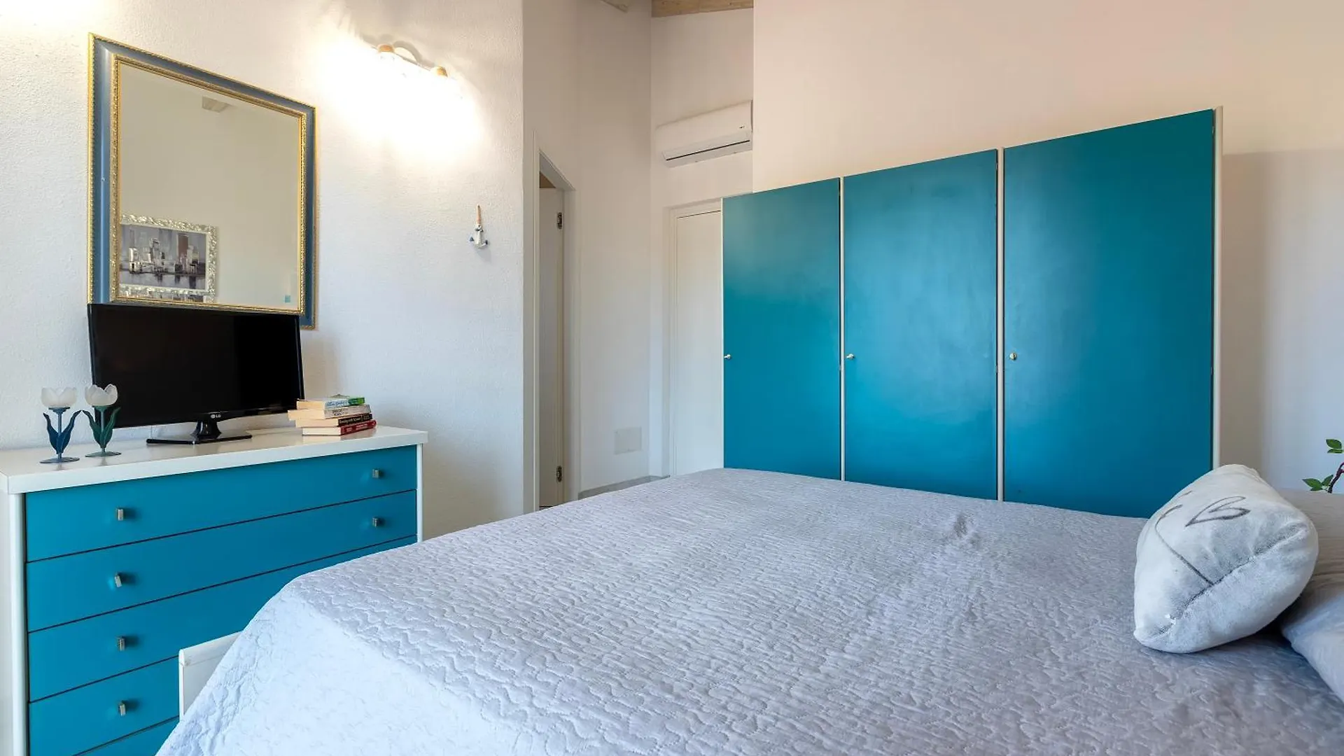 La Perla Del Mare Apartamento Isola Rossa  Itália